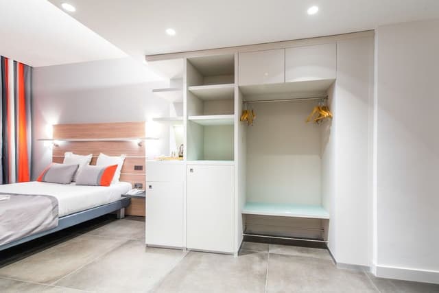 Suite, Sea View