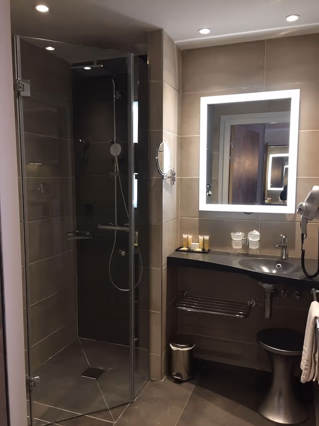 Suite, Sea View