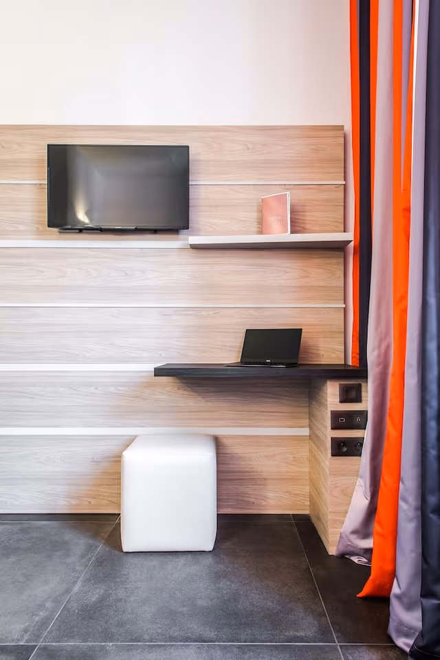 Suite, Sea View