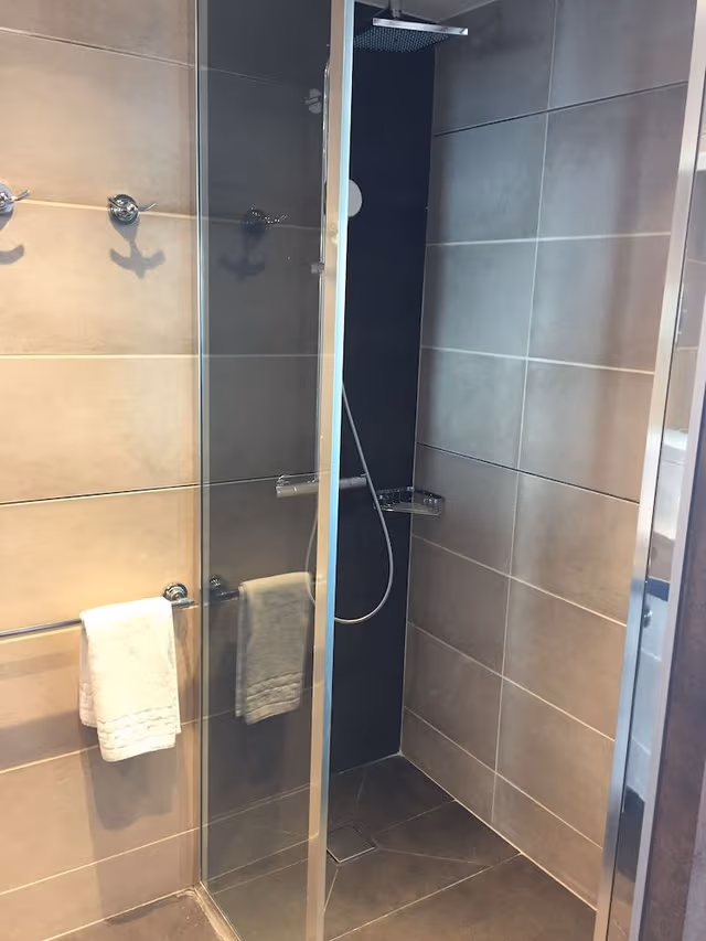 Suite, Sea View
