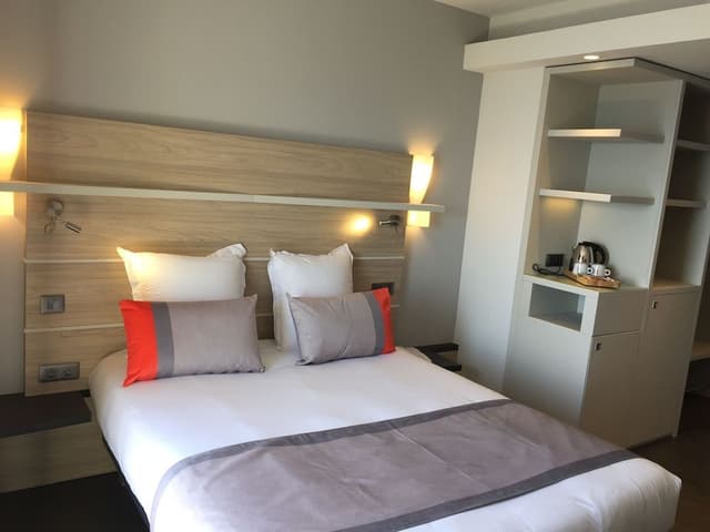 Suite, Sea View