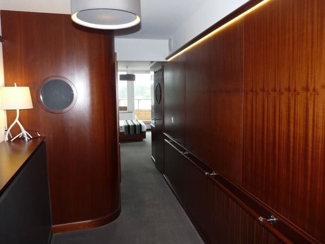 Suite, Sea View