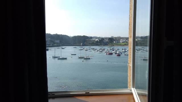 Suite, Sea View