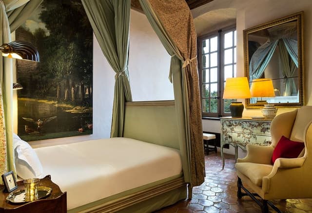 Classic Castle Suite, 1 Queen Bed or 2 Single Beds (upon availability)