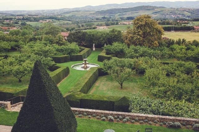 Superior Castle Suite - Beaujolais View