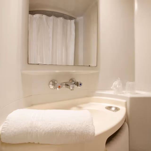 Economy Triple Room, 3 Twin Beds, Non Smoking