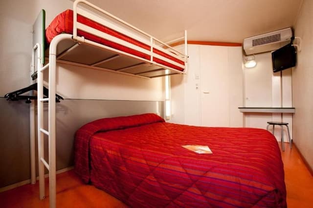 Economy Triple Room