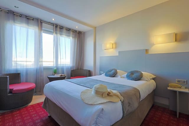 Standard Double Room, City View
