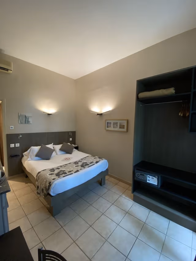 Family room in the attic, bathtub