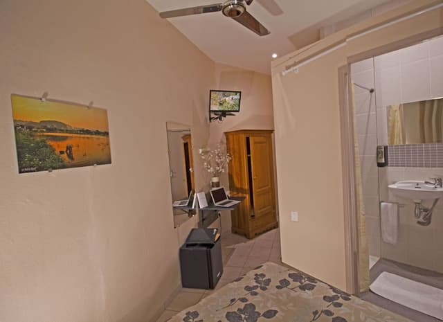 Economy Double Room (shower)