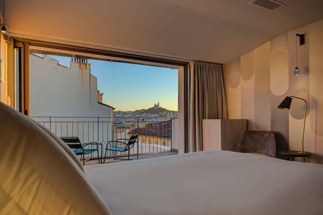 Signature Suite