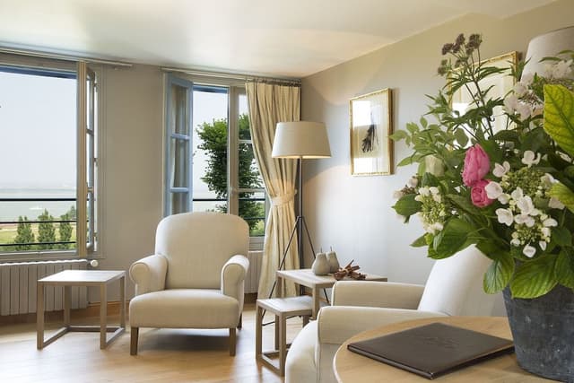 Junior Suite, River View (Historical House)