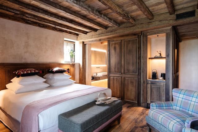 Luxury Double Room, Bathtub, River View (Steam Shower)