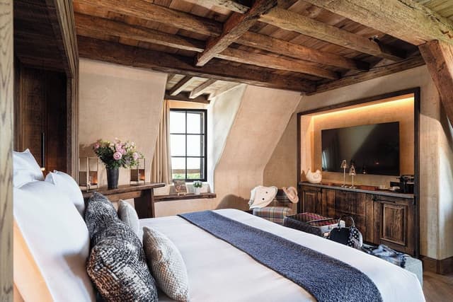 Suite, River View (Steam Shower and Balneo bathtub)