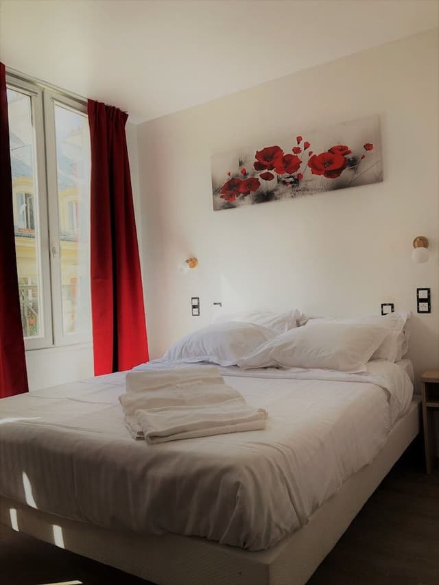 Superior Double Room, Bathtub