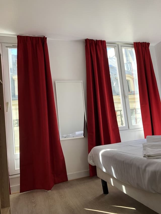 Superior Double Room, Bathtub