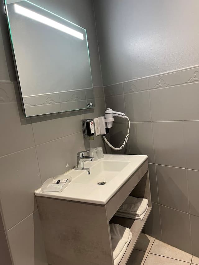 Basic Double Room
