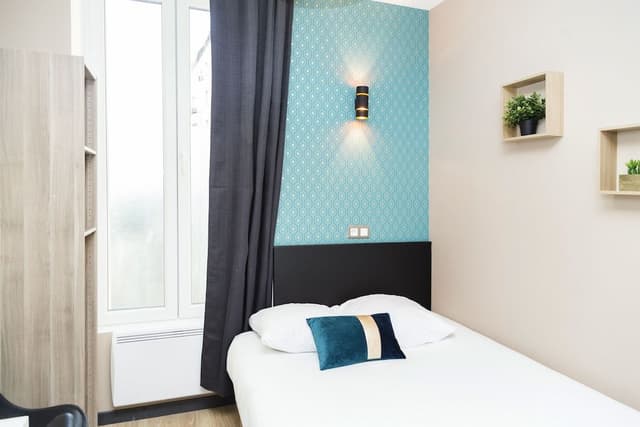 Studio, 1 Double Bed (2 pax, 106 rue de Paris)
