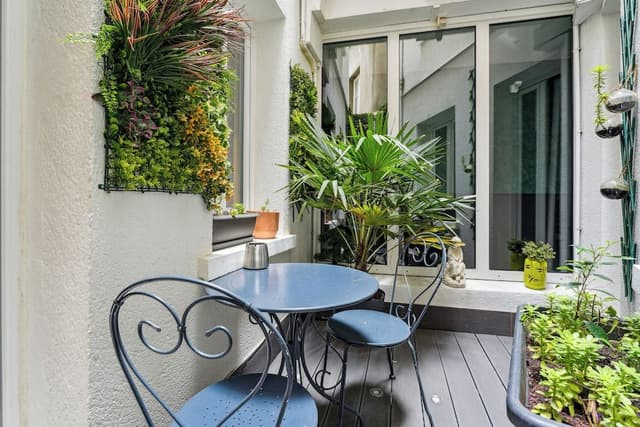 Studio, 1 Double Bed (2 pax, 106 rue de Paris)