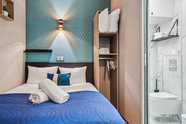 Superior Studio, 1 Double Bed (2 pax, 106 Rue de Paris)