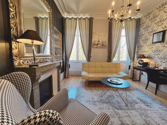 Traditional Suite, Bathtub, Garden View