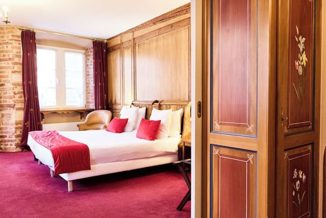 Suite (for 3)