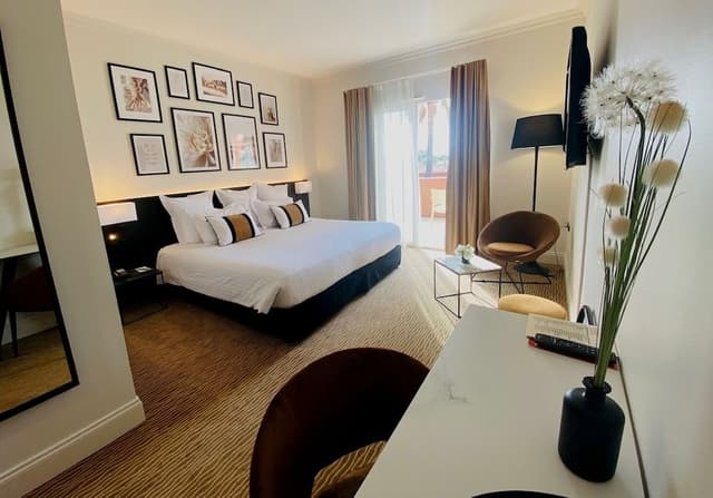 Comfort Room, Golf View