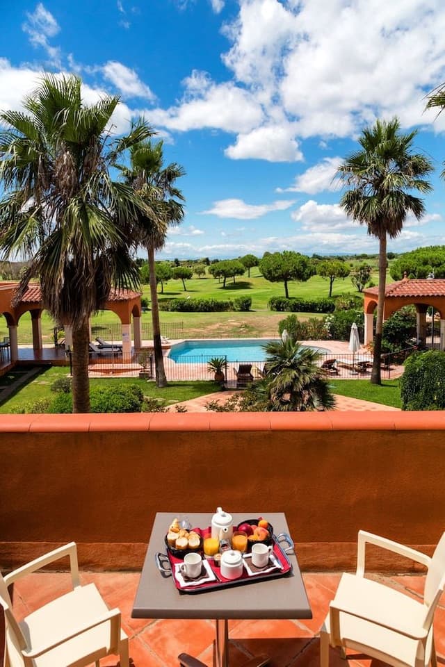 Comfort Room, Golf View
