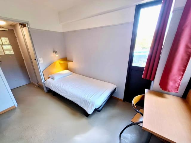 Economy Single Room Shared Toilets