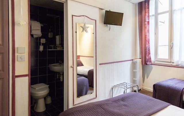 Economy Triple Room