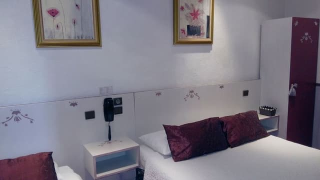Economy Triple Room