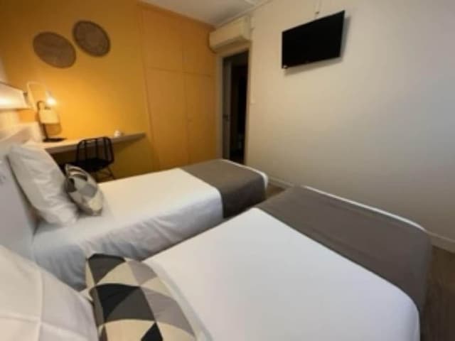 Club Room, Connecting Rooms