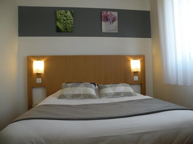 Club Room, Connecting Rooms