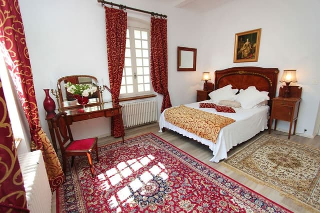 Luxury Apartment, 4 Bedrooms, Kitchen, Valley View