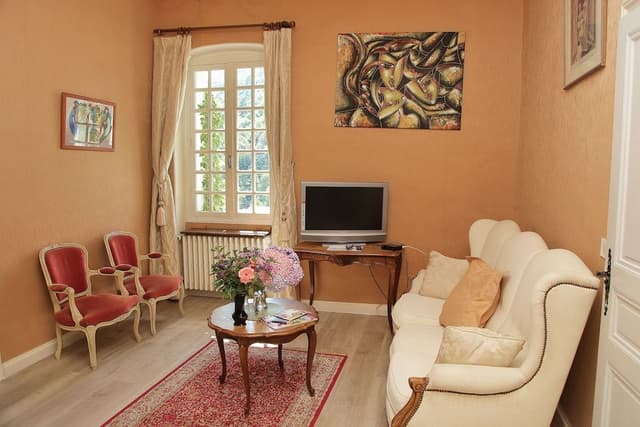 Luxury Apartment, 4 Bedrooms, Kitchen, Valley View