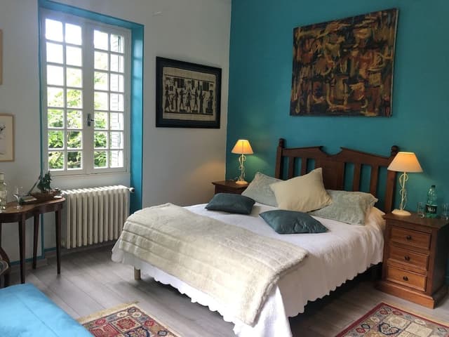 Luxury Apartment, 4 Bedrooms, Kitchen, Valley View