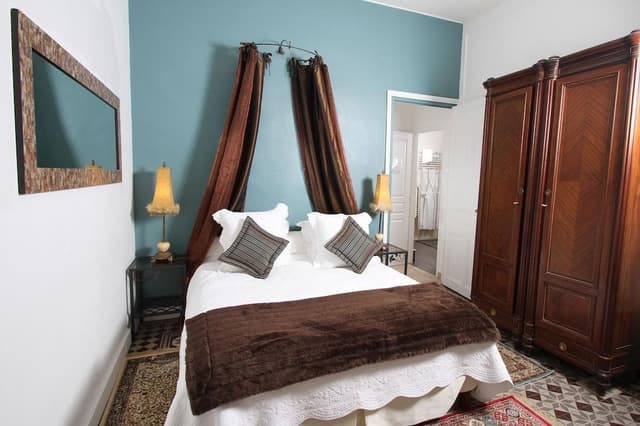 Luxury Apartment, 4 Bedrooms, Kitchen, Valley View