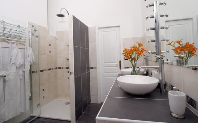 Luxury Apartment, 4 Bedrooms, Kitchen, Valley View