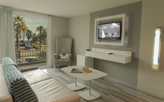 Suite, Sea View