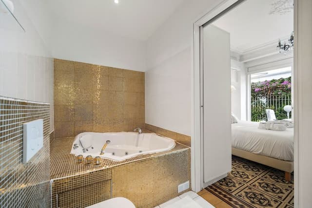 Suite Familiale, vue mer, avec spa (L'Olivier)