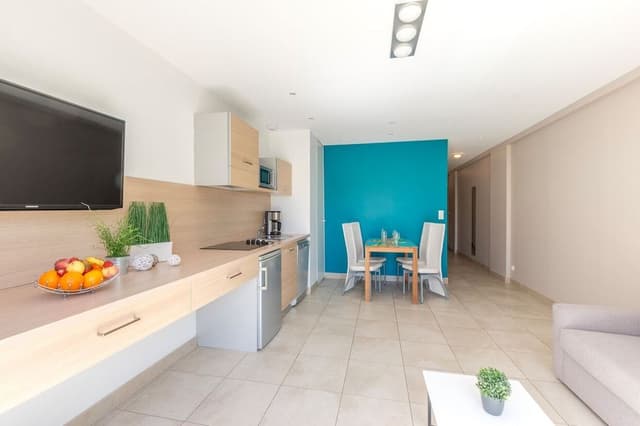 Apartment 4 People