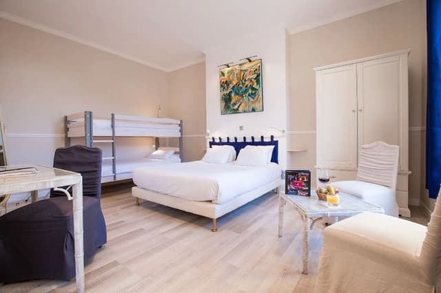 Family Room, Multiple Beds