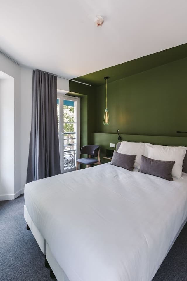 Flirtatious Room