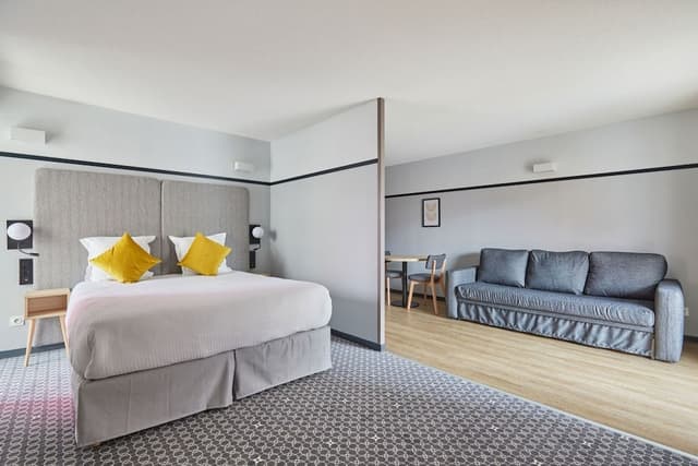 Junior Studio Suite (2/4 People)