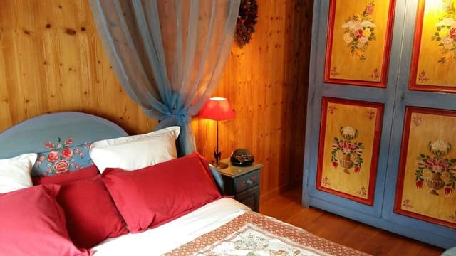 Traditional Apartment, Mountain View