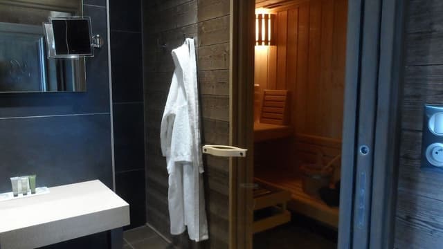 Luxury Suite, Lake View