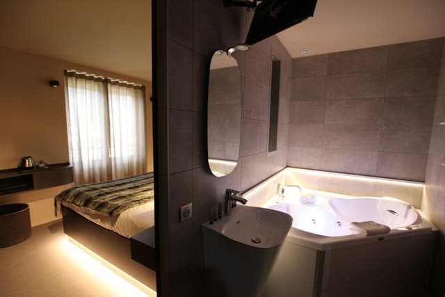 Signature Double Room, Garden View