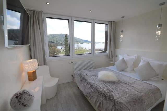Luxury Suite, Lake View