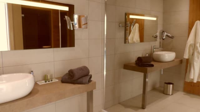 Luxury Suite, Lake View