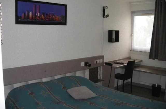 Room, Connecting Rooms